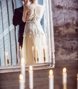 Doğa ve modern iç güzel çift