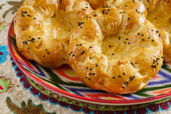 Uzbek Bread Wooden Board — Stock Photo, Image