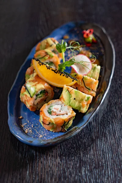 アジアのレストランで寿司をクローズ アップ — ストック写真