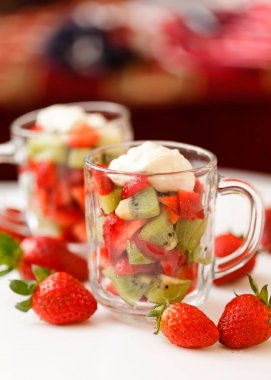 Taze meyve salatası, yakın çekim.