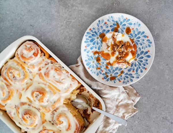 Tarçın Krema Ile Buns Yakın Çekim — Stok fotoğraf