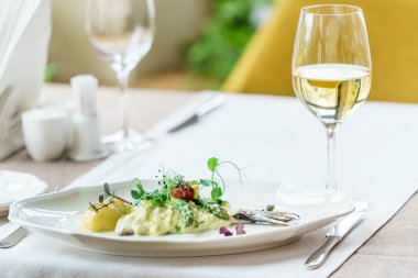 akşam yemeği restoranda, yakın çekim