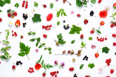 çilek beyaz konseptiyle yaz 