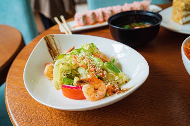 Kafede Asya seti, kapatın.