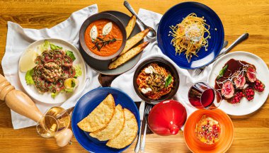 Restoranda Asya seti, kapatın.