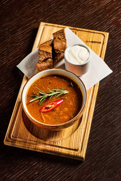 Heiße Wintersuppe Auf Dem Holzboden — Stockfoto