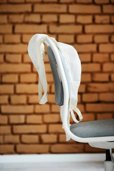 Sutiã Branco Cadeira — Fotografia de Stock