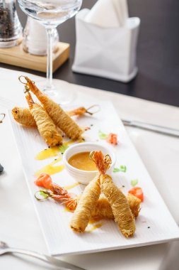 kızarmış karides soslu, yakın çekim