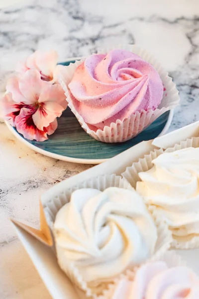 Hermoso Postre Delicioso Zephyr Forma Flores Rosas — Foto de Stock