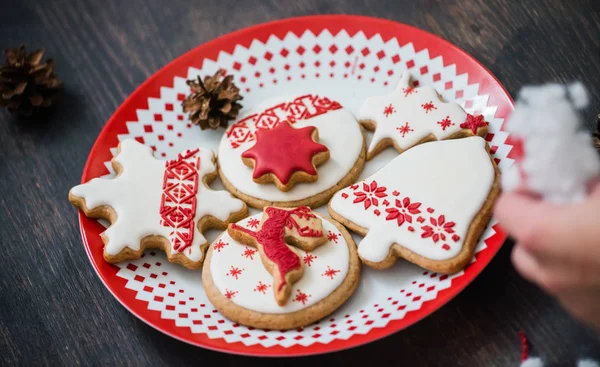 プレート上のクリスマスのクッキー — ストック写真