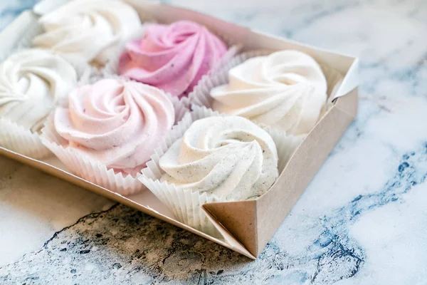 Hermoso Postre Delicioso Zephyr Forma Flores Rosas — Foto de Stock