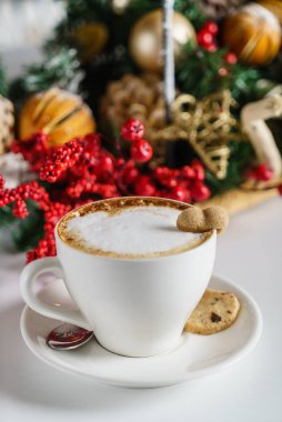 kapuçino ve şeker kalpli