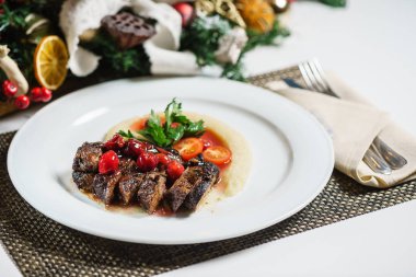 kereviz püresi ile ördek, yakın çekim