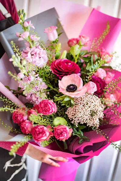 Nice Bouquet Hands — Stock Photo, Image