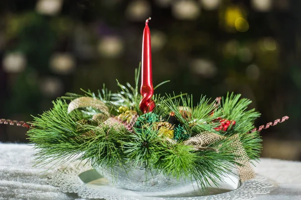 Weihnachtsdekoration Mit Kerze Und Tannenzweigen — Stockfoto