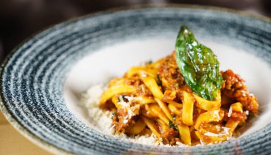 Domates soslu Fettuccine Bolonez 