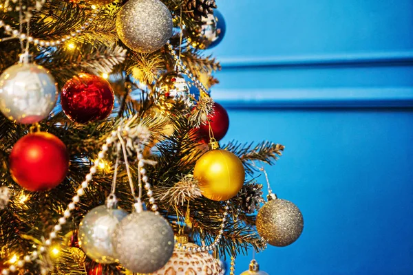 Mooie Kerstboom Met Ballen — Stockfoto