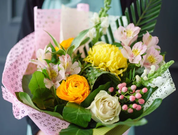 Nice Bouquet Hands Woman — Stock Photo, Image