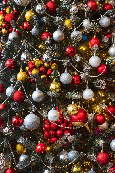 Hermoso Árbol Navidad Con Bolas — Foto de Stock