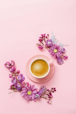 kahve pembe pastel masa üstü görünümü