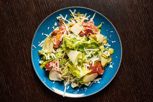 Smaklig Sallad Med Parma Och Ost — Stockfoto