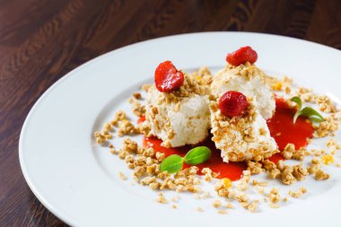 süzme peynir tatlısı, yakın