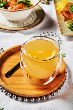 Limonlu sıcak zencefil çayı