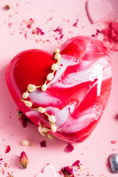 Торт Ягодами Форме Сердца День Святого Валентина — стоковое фото