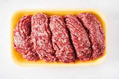 Beyaza kıymalı et.