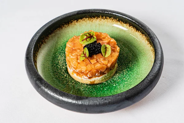 Tartare Salmone Con Caviale Nero — Foto Stock