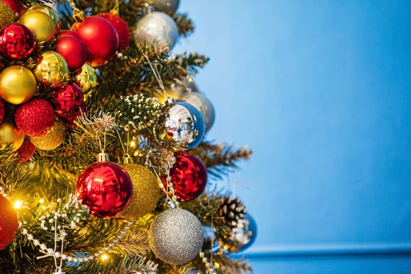 Όμορφο Χριστουγεννιάτικο Δέντρο Μπάλες — Φωτογραφία Αρχείου