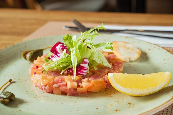 Fish Tartar Salad Lemon — Stock Photo, Image