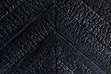 Yanan tahtalar küle döndü ve Char