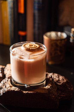 Barda nefis bir kokteyl var.