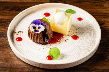 Çikolatalı pasta dondurma, yakın çekim