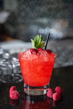 kokteyl barda, yakın çekim