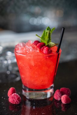 kokteyl barda, yakın çekim