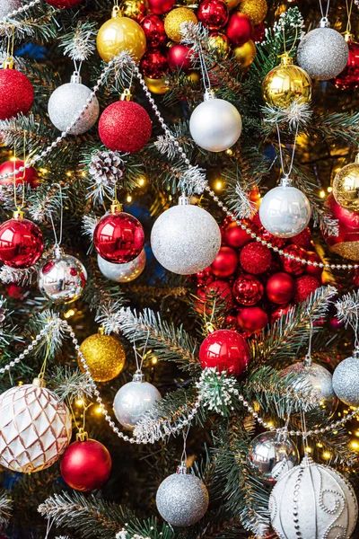 Bellissimo Albero Natale Con Palle — Foto Stock