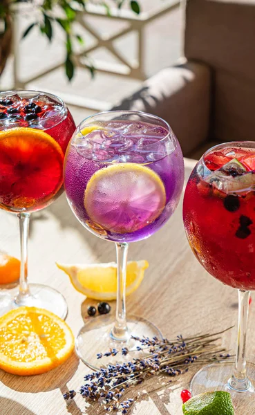 Cocktails Verão Mesa — Fotografia de Stock