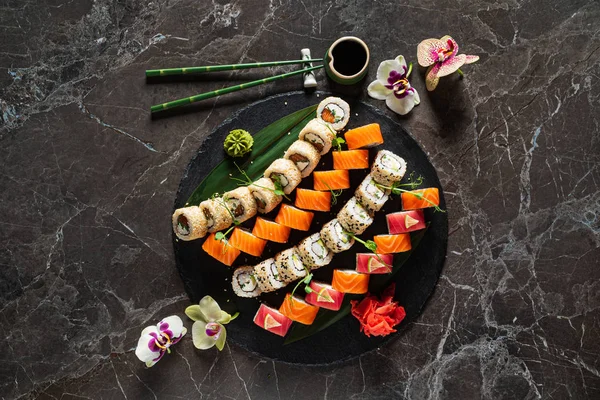 Sushi Sullo Sfondo Marmo — Foto Stock