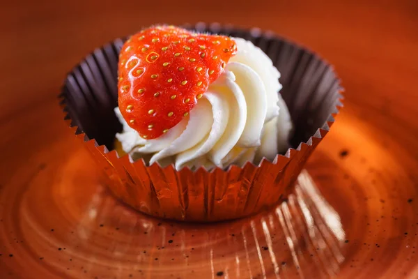 Fresas Con Crema Batida Desser Romántico —  Fotos de Stock