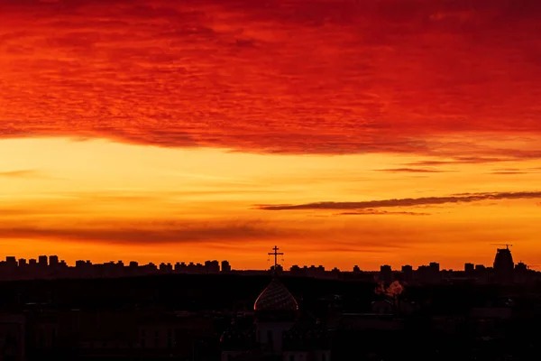 Puesta Sol Sobre Ciudad Bonito Cielo Puesta Sol — Foto de Stock