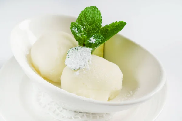 Scoops Lemon Ice Cream — Stock Photo, Image