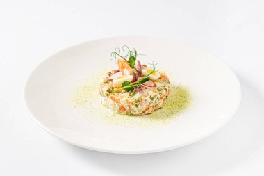 Beyaz sırtlı Rus Oliver Salatası