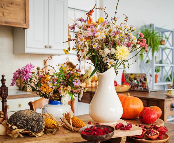 Autumn Vegetables Flowers Kitchen — Stock Photo, Image