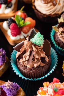 Siyah arkaplanda hamur işleri