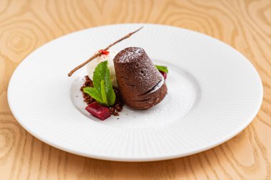 Dondurmalı çikolatalı kek.