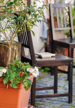 İtalya 'da boş bir kafe