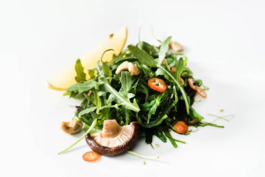 Japon salatası, yakın çekim.