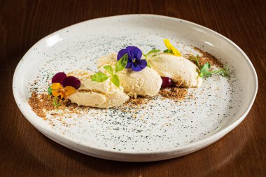 sağlıklı fıstık ezmeli dondurma (vegan, paleo)